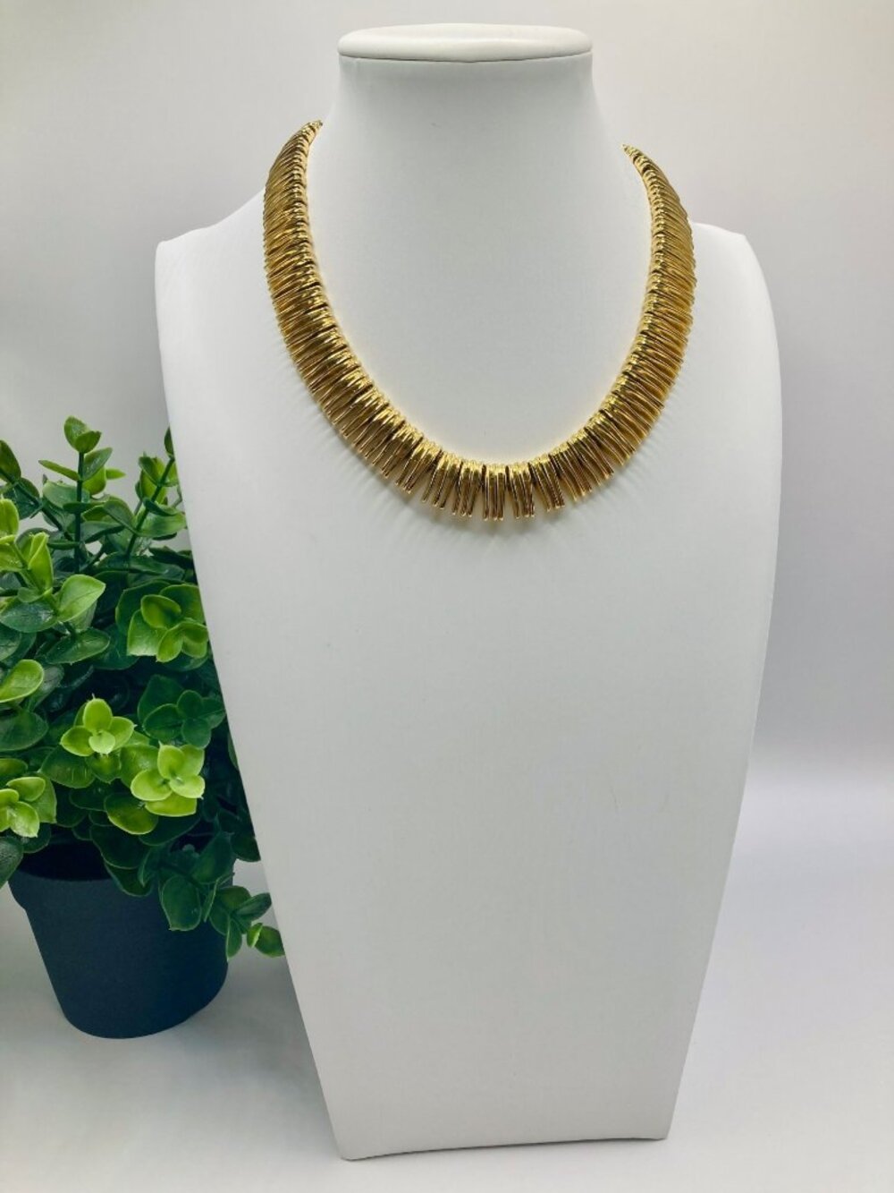 Vintage Tanner Gold-Tone Textured Collar Cleopatra Style Necklace -88B
